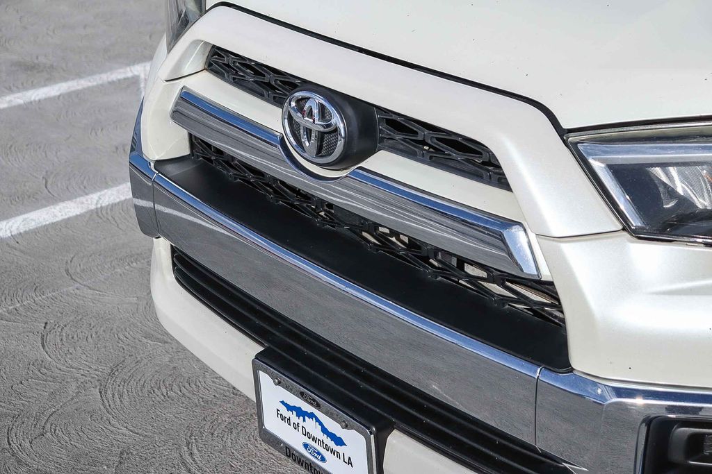 Thumbnail: 2018 Toyota 4Runner - 7