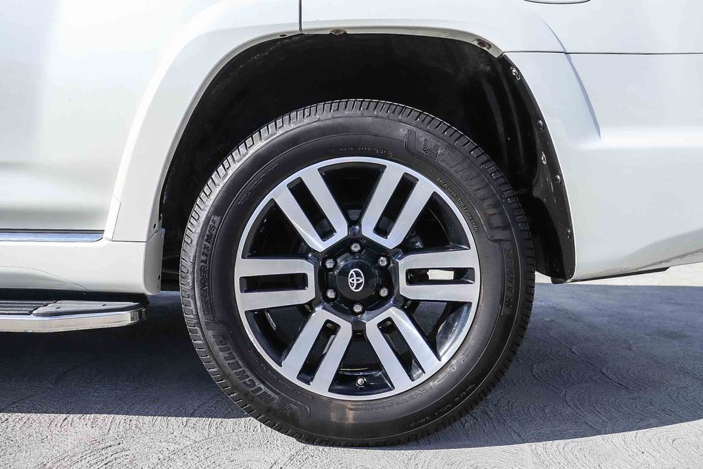 Thumbnail: 2018 Toyota 4Runner - 8