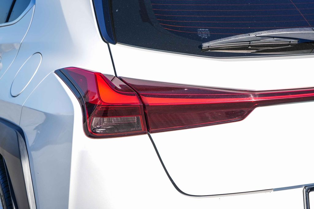 Thumbnail: 2020 Lexus UX - 21