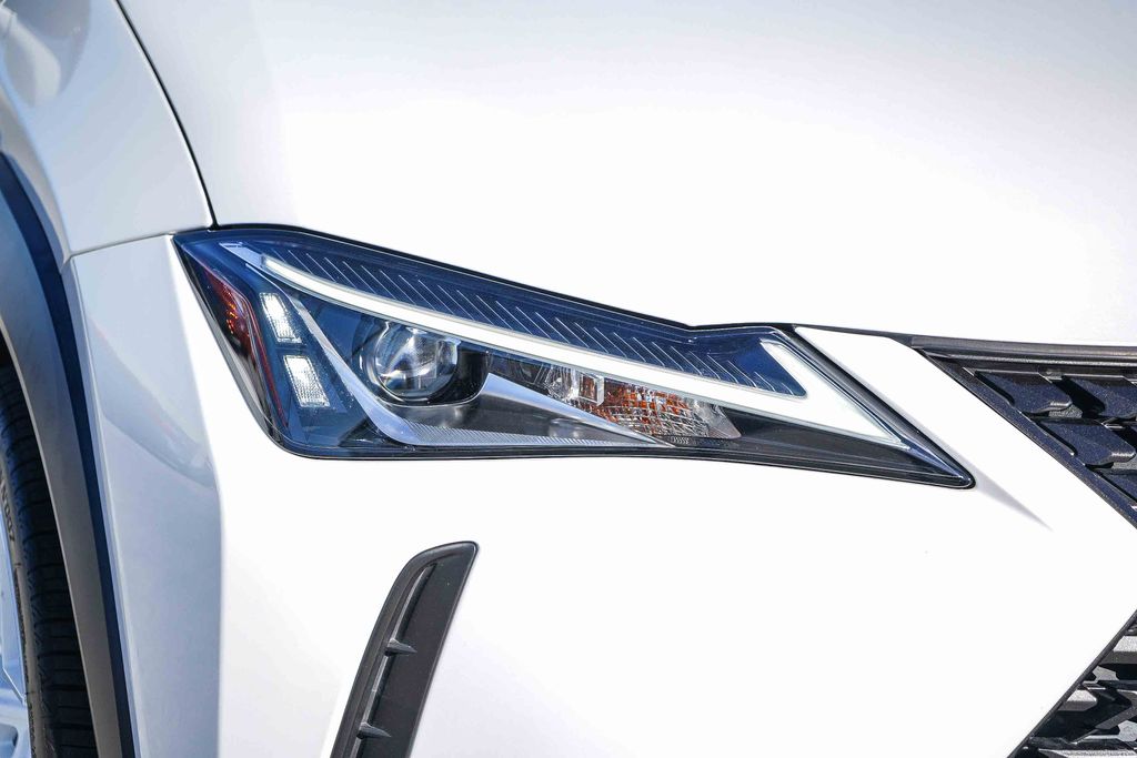Thumbnail: 2020 Lexus UX - 18