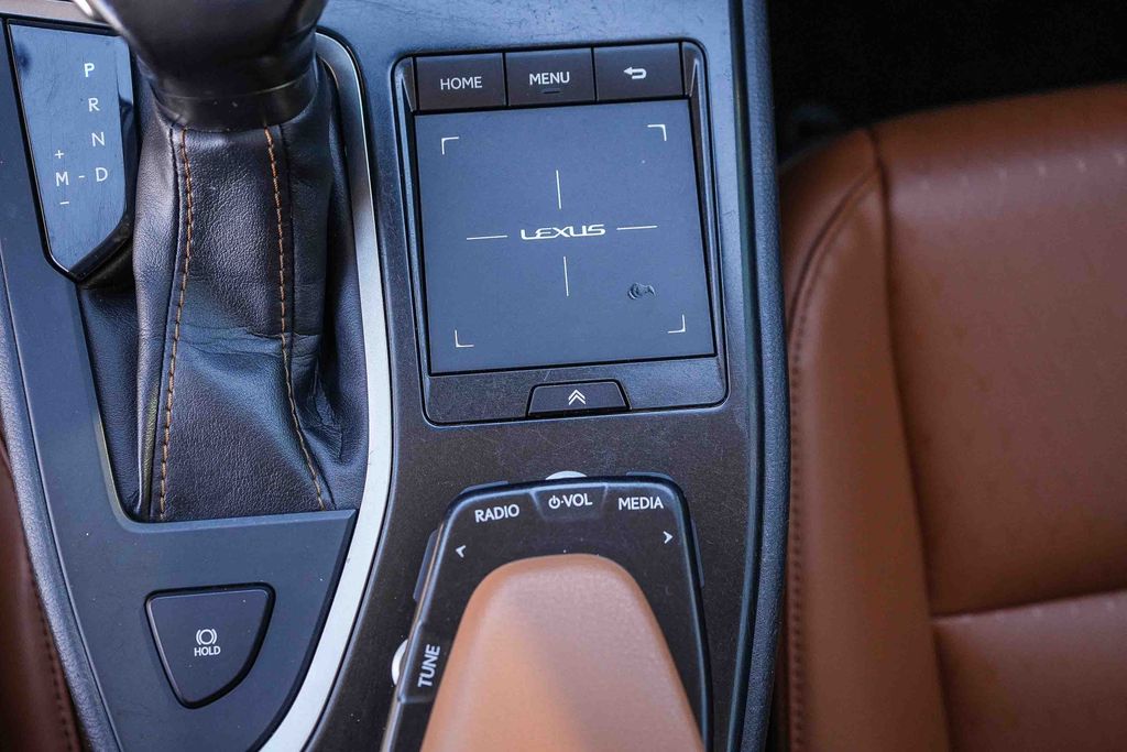 Thumbnail: 2020 Lexus UX - 24