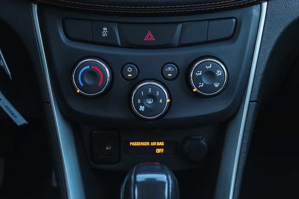 Thumbnail: 2022 Chevrolet Trax - 22