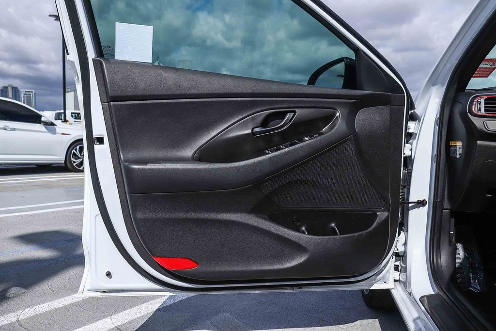 Thumbnail: 2020 Hyundai Elantra - 23