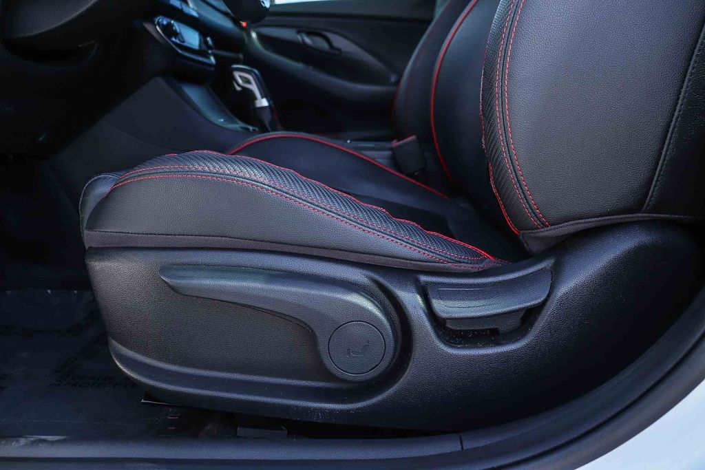 Thumbnail: 2020 Hyundai Elantra - 22