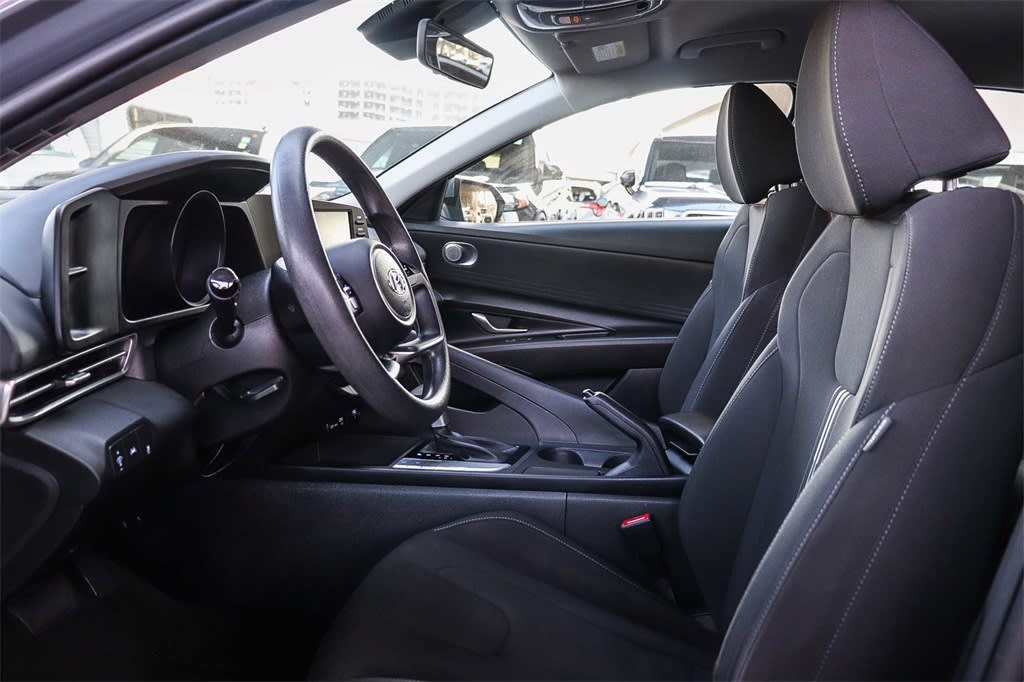 Thumbnail: 2022 Hyundai Elantra - 11