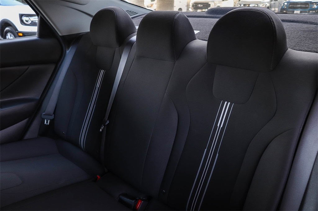 Thumbnail: 2022 Hyundai Elantra - 12