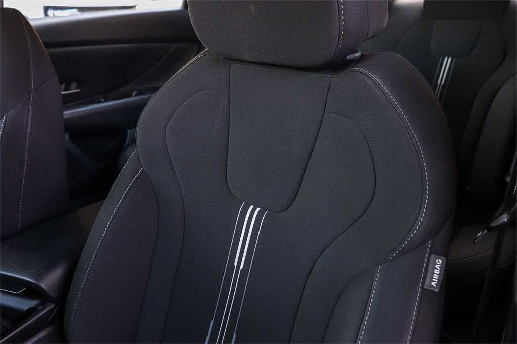 Thumbnail: 2022 Hyundai Elantra - 28