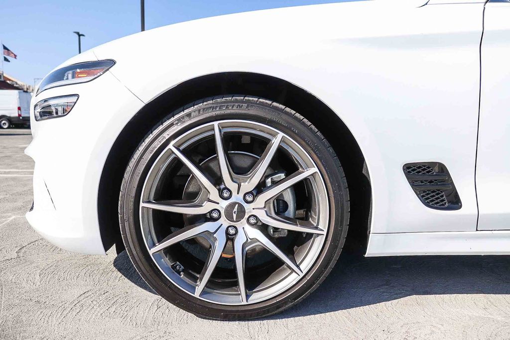 Thumbnail: 2023 Genesis G70 - 21