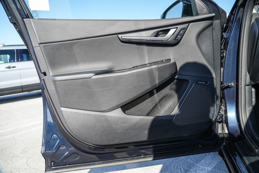 Thumbnail: 2022 Kia EV6 - 23