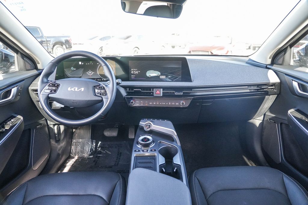 Thumbnail: 2022 Kia EV6 - 2