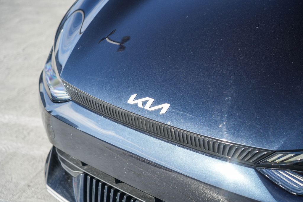 Thumbnail: 2022 Kia EV6 - 6