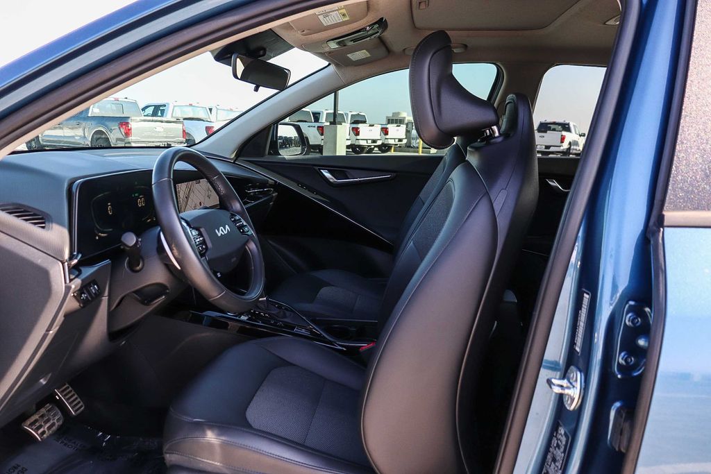 Thumbnail: 2024 Kia Niro - 11