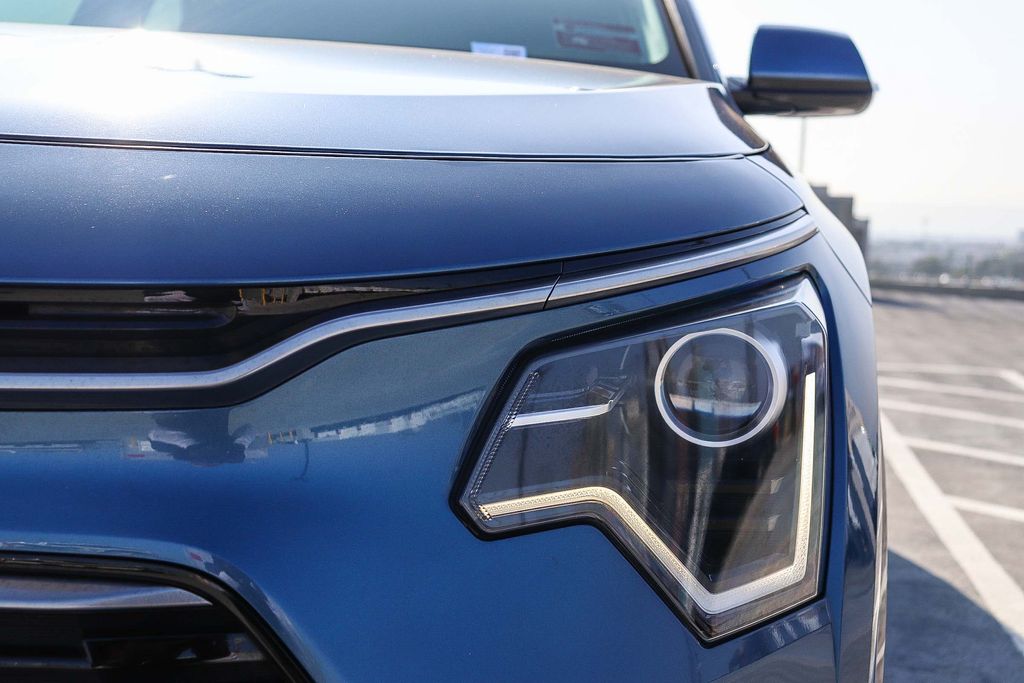 Thumbnail: 2024 Kia Niro - 19