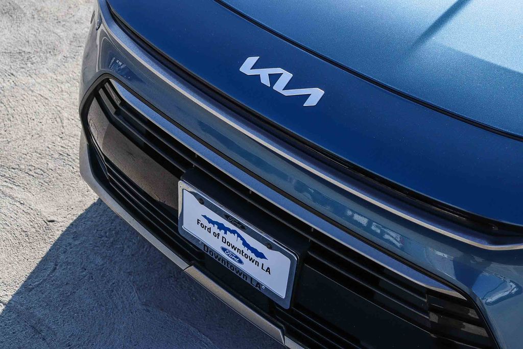 Thumbnail: 2024 Kia Niro - 6