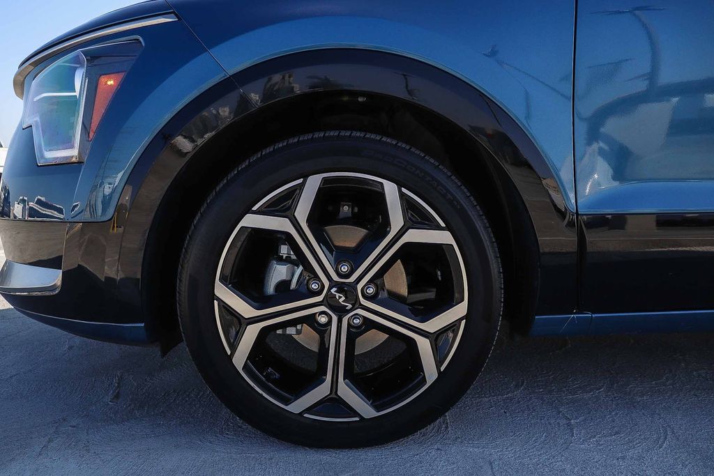 Thumbnail: 2024 Kia Niro - 21