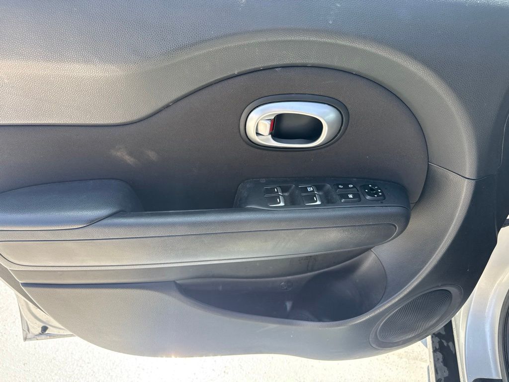 Thumbnail: 2018 Kia Soul - 17