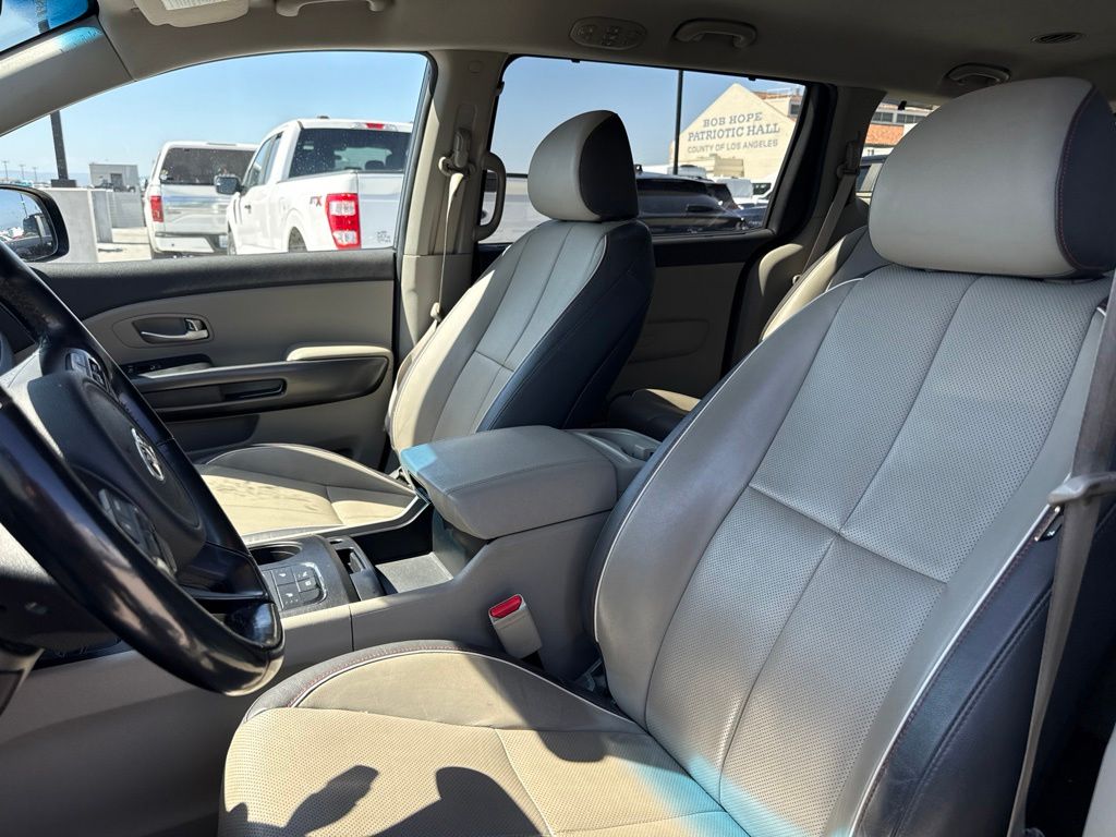 Thumbnail: 2018 Kia Sedona - 8