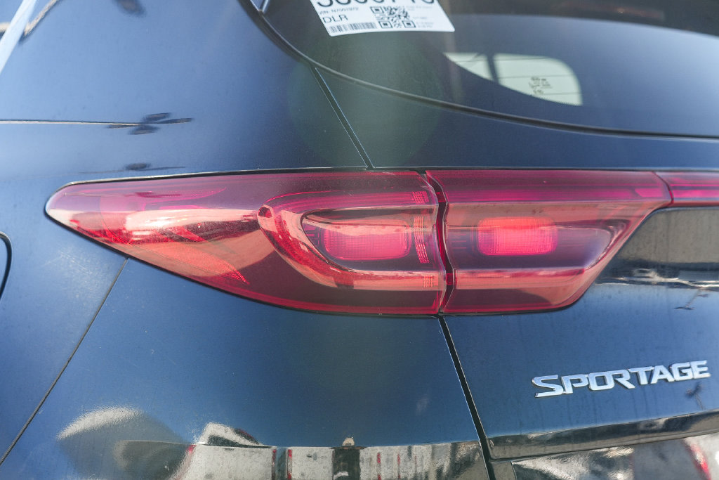 Thumbnail: 2022 Kia Sportage - 18