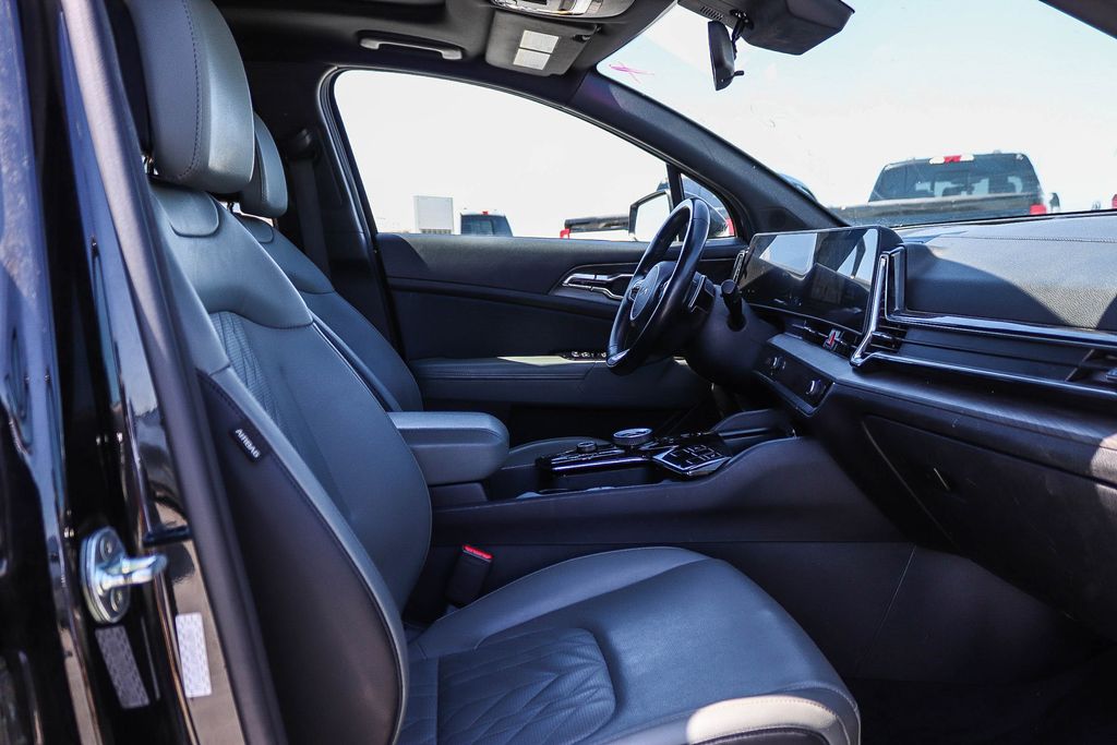 Thumbnail: 2023 Kia Sportage - 9