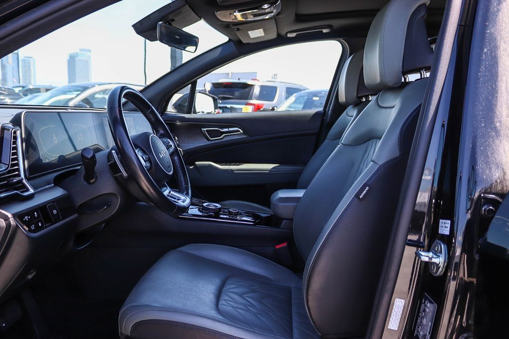 Thumbnail: 2023 Kia Sportage - 10