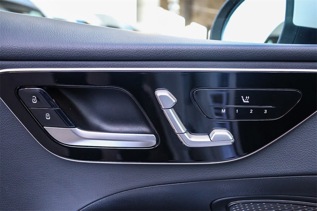 Thumbnail: 2023 Mercedes-Benz C-Class - 21