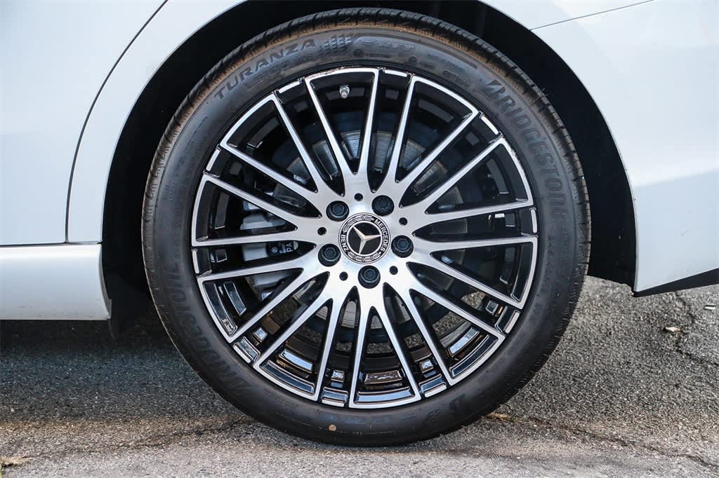 Thumbnail: 2023 Mercedes-Benz C-Class - 6