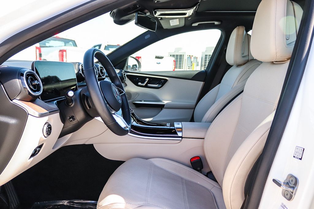 Thumbnail: 2025 Mercedes-Benz C-Class - 10