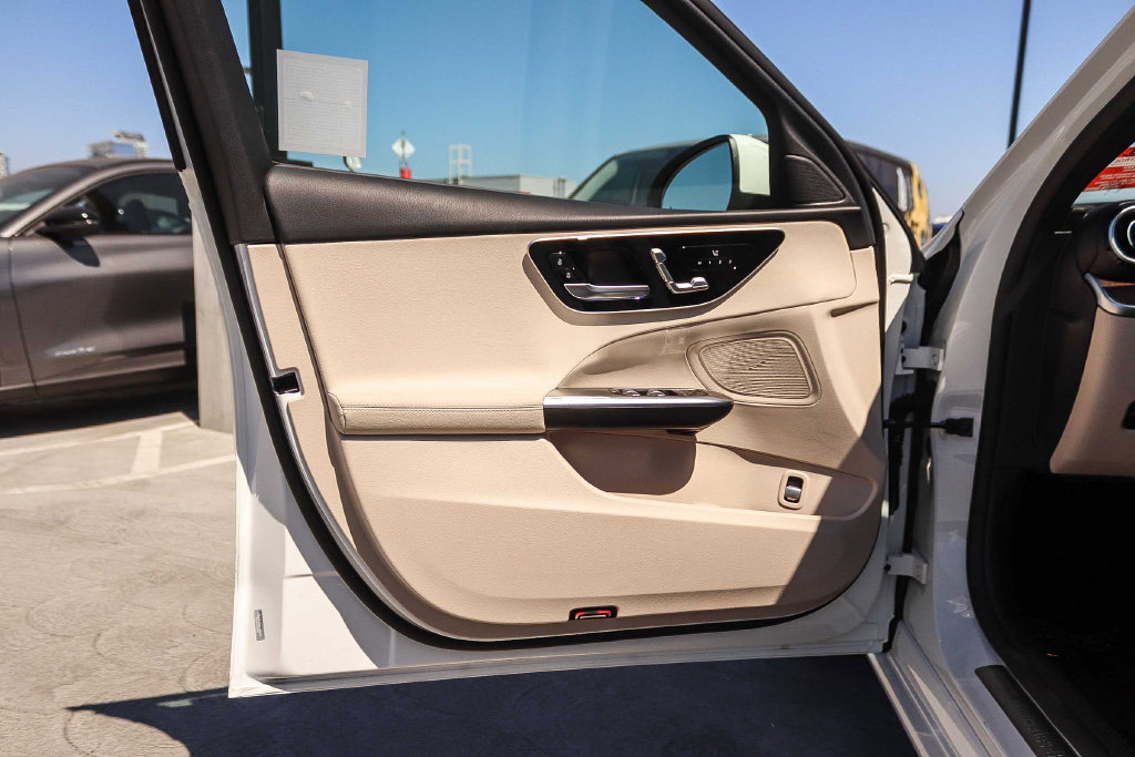 Thumbnail: 2025 Mercedes-Benz C-Class - 24