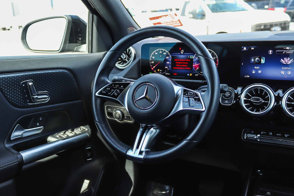 Thumbnail: 2025 Mercedes-Benz GLA - 9