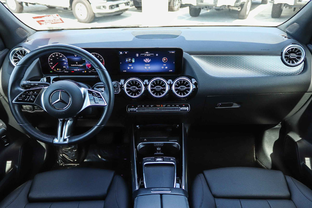 Thumbnail: 2025 Mercedes-Benz GLA - 2