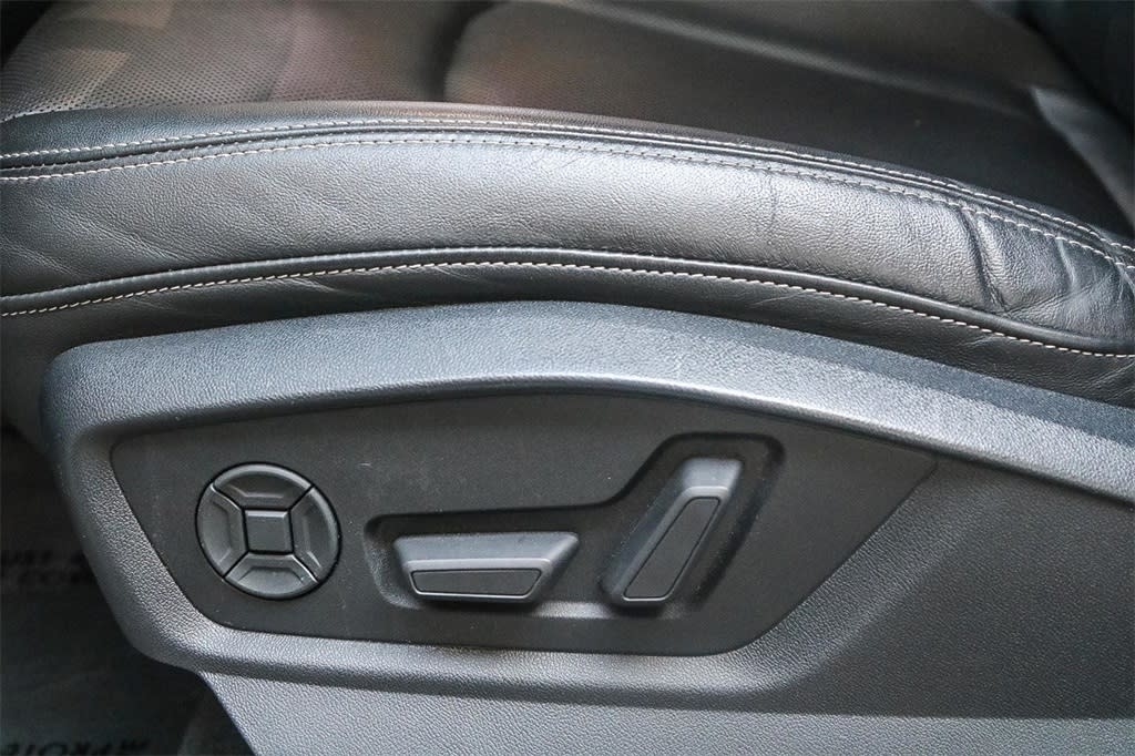 Thumbnail: 2019 Audi Q8 - 24