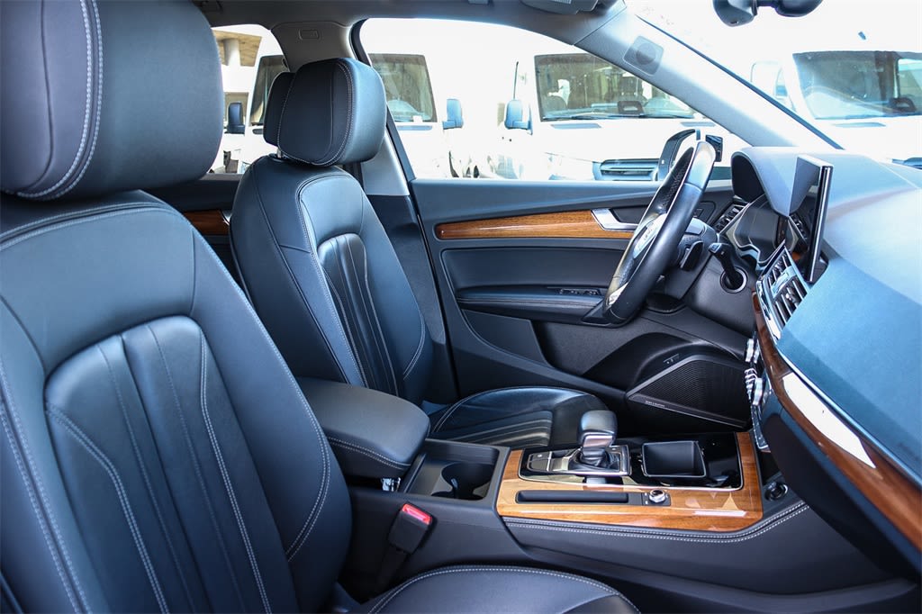 Thumbnail: 2023 Audi Q5 - 10