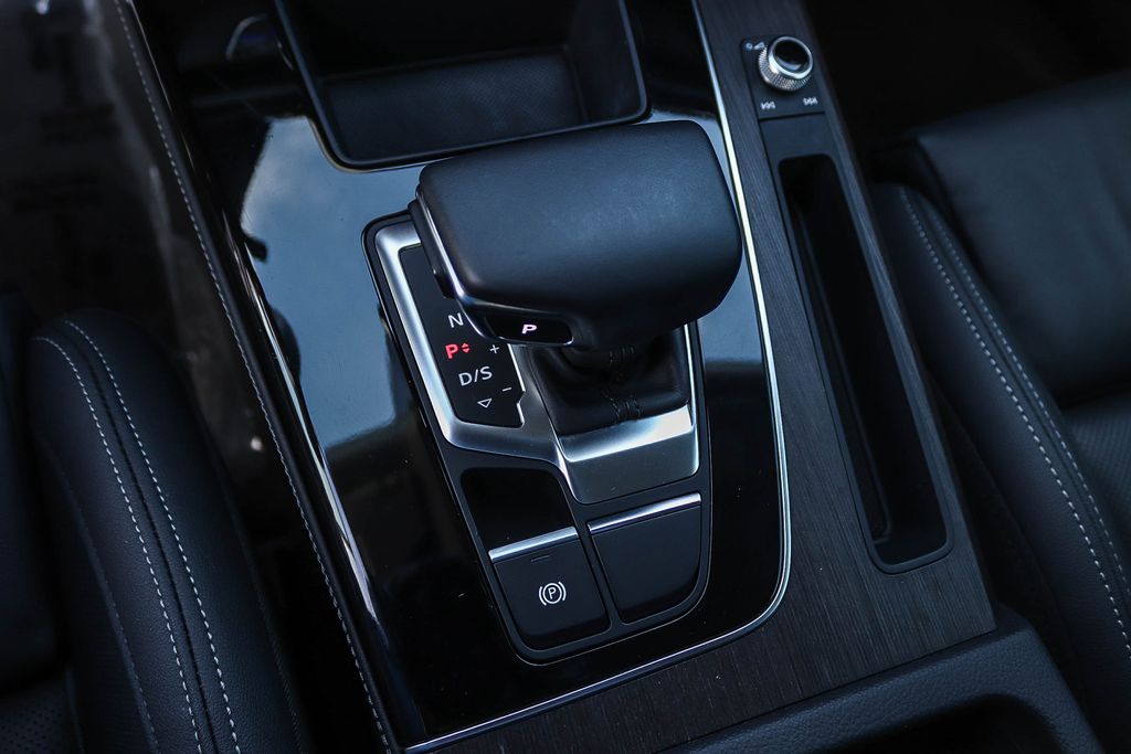 Thumbnail: 2023 Audi Q5 - 14