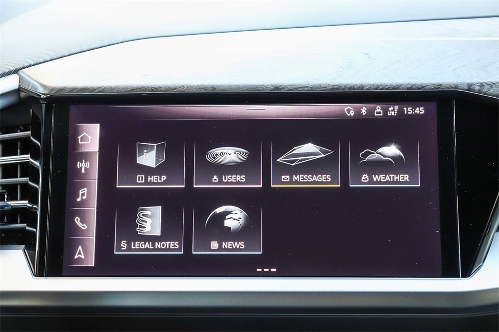 Thumbnail: 2024 Audi Q4 e-tron - 21