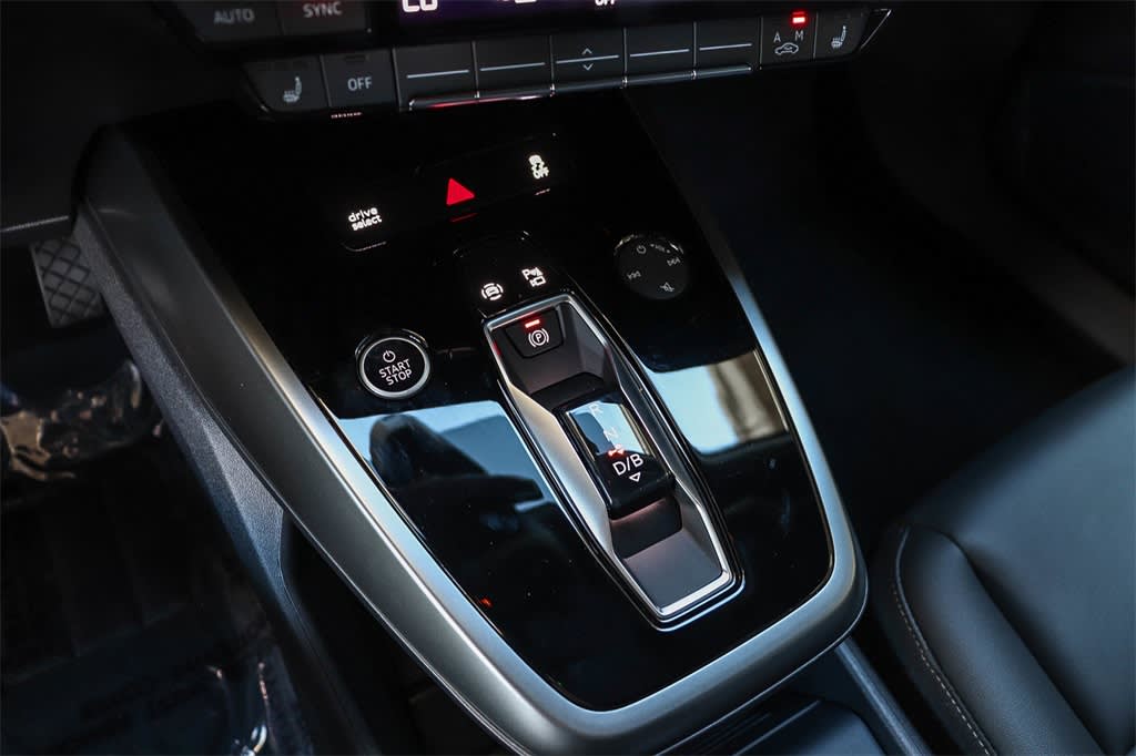 Thumbnail: 2024 Audi Q4 e-tron - 12