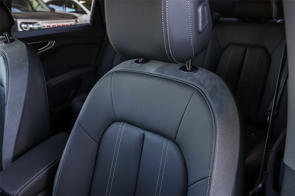 Thumbnail: 2024 Audi Q4 e-tron - 27