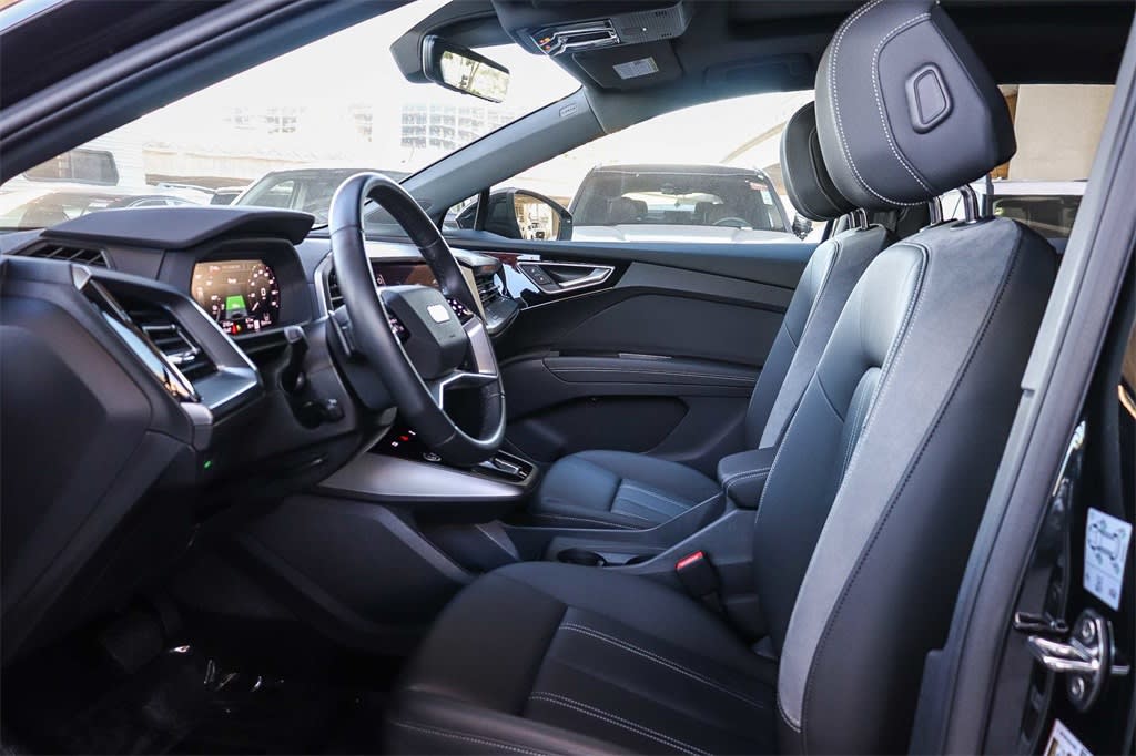 Thumbnail: 2024 Audi Q4 e-tron - 9