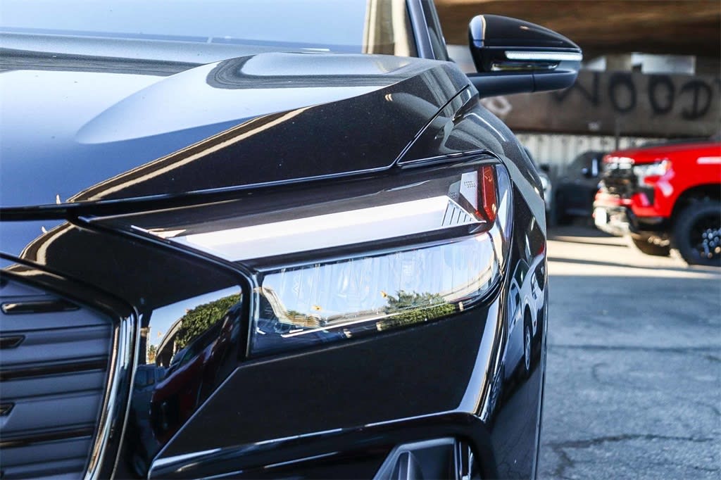 Thumbnail: 2024 Audi Q4 e-tron - 18