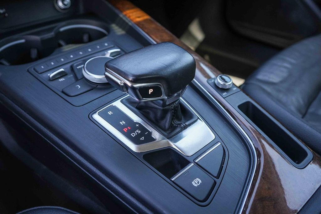 Thumbnail: 2019 Audi A4 - 14