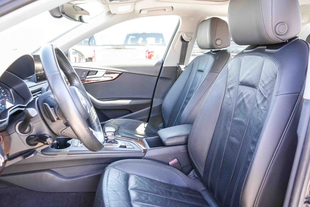 Thumbnail: 2019 Audi A4 - 10