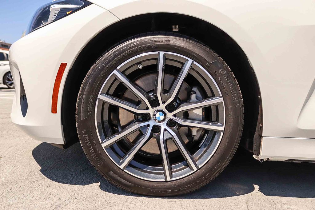 Thumbnail: 2026 BMW 4 Series - 26