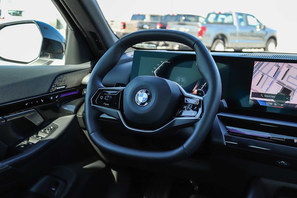 Thumbnail: 2025 BMW 5 Series - 8