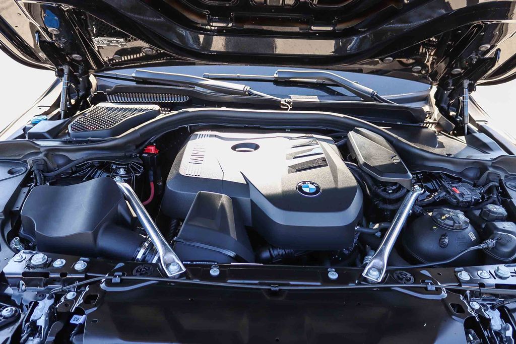 Thumbnail: 2025 BMW 5 Series - 7