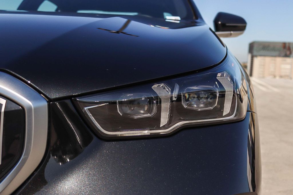 Thumbnail: 2025 BMW 5 Series - 19