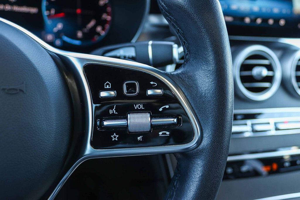Thumbnail: 2020 Mercedes-Benz GLC - 27