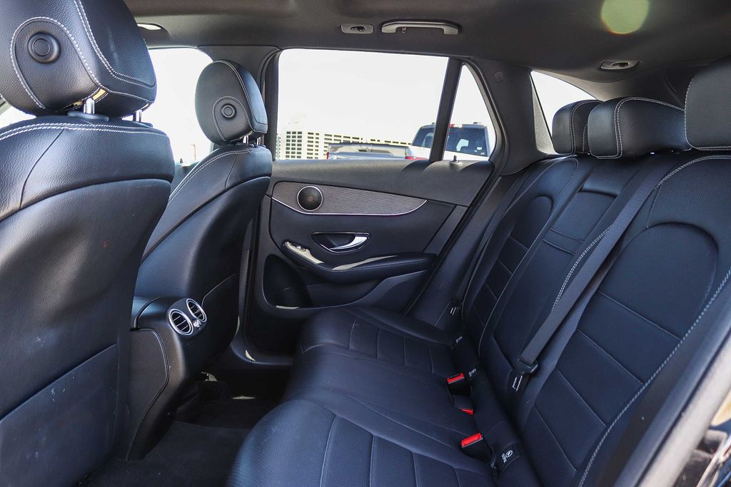 Thumbnail: 2020 Mercedes-Benz GLC - 12