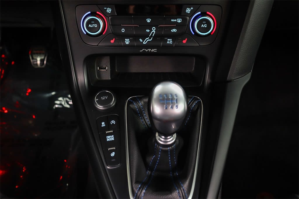 Thumbnail: 2017 Ford Focus - 14