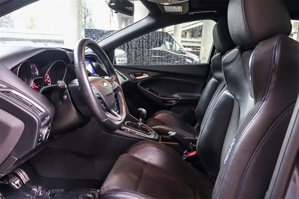 Thumbnail: 2017 Ford Focus - 11