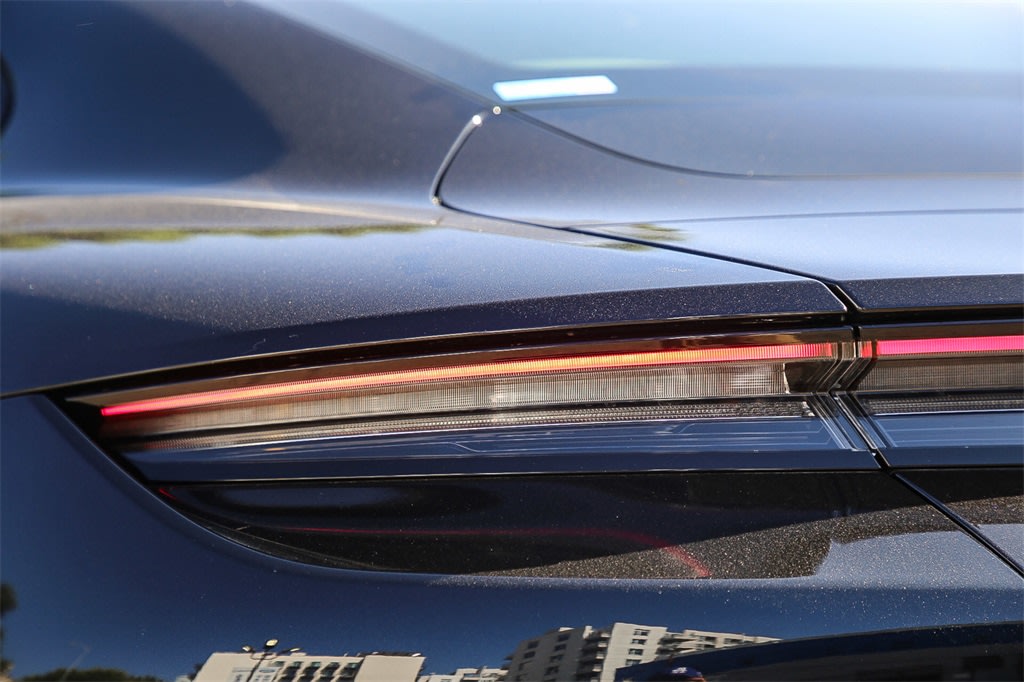 Thumbnail: 2022 Porsche Taycan - 17