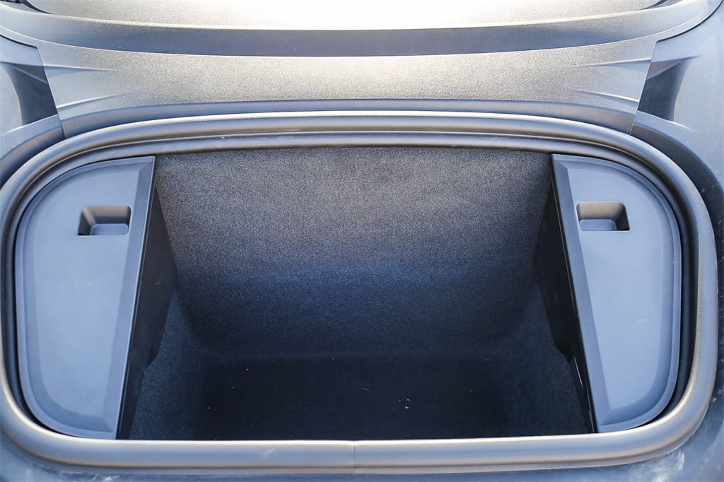 Thumbnail: 2022 Porsche Taycan - 24